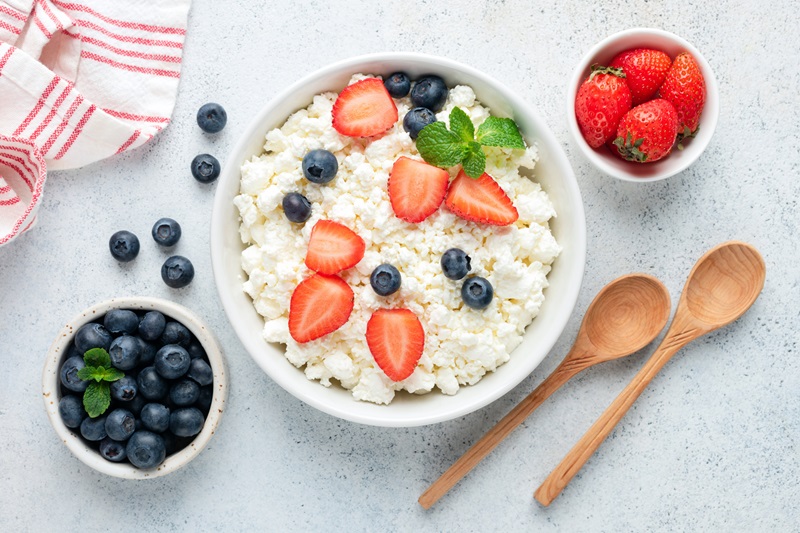 Cottage Cheese with Fresh Fruit